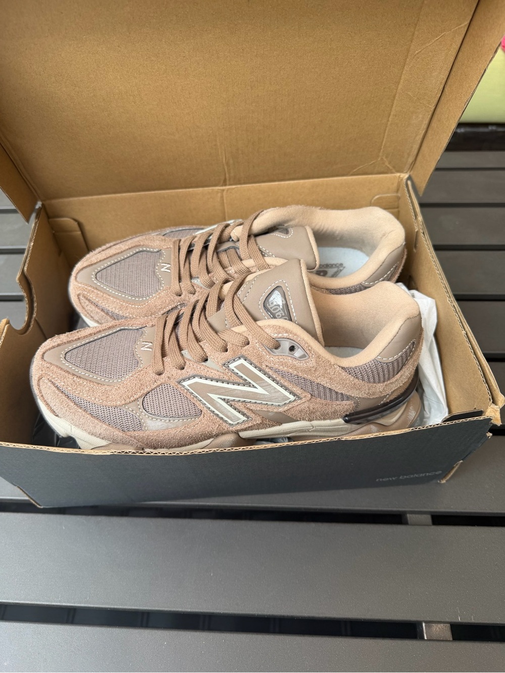 New Balance 9060 Mushroom 8.5 - Picture 11 of 13